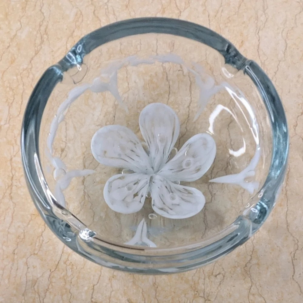 Vintage Art Clear Bubble Glass White Flower Heavy Ashtray Trinket Dish